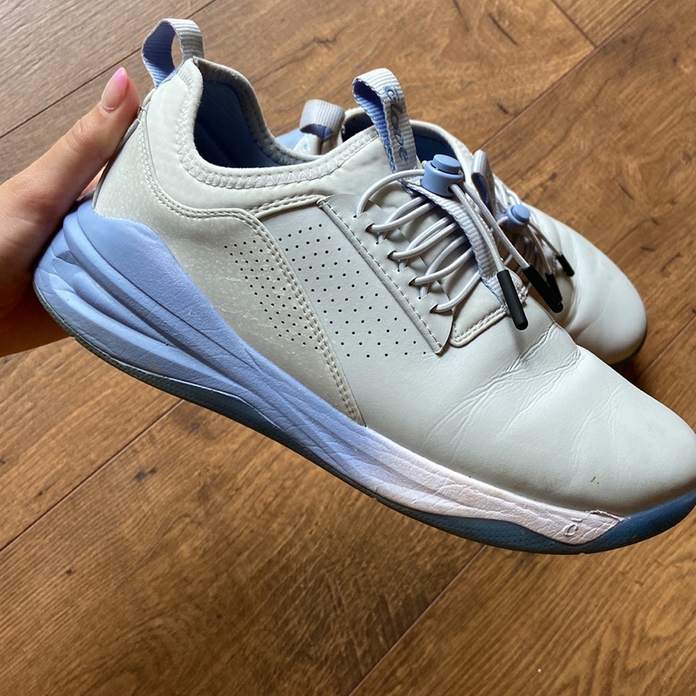Clove Sneakers
